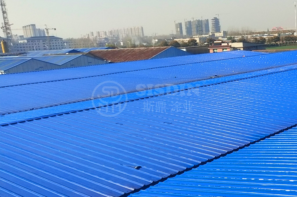 一大型家具市場(chǎng)金屬屋面采用斯鼎耐久型彩鋼瓦翻新專用漆防腐翻新
